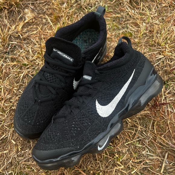CLEAN Nike size 10 Womens Air Vapormax 2023 Flyknit Black shoes - Picture 3 of 10